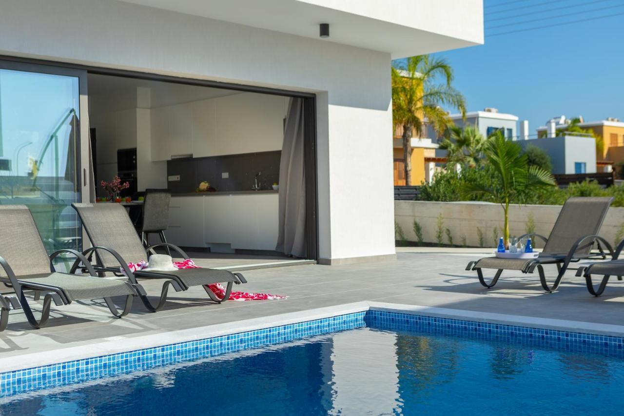 Villa Andre, Walking Distance To Coral Bay Péjia Kültér fotó